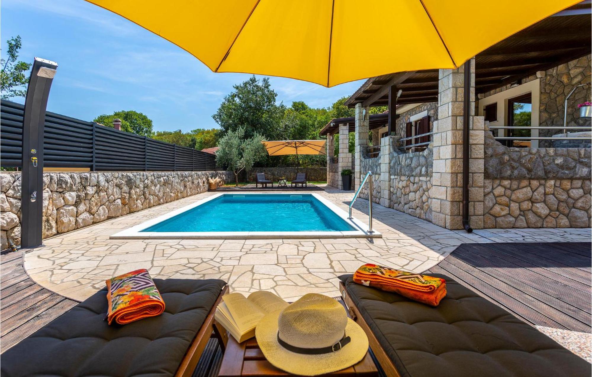 Nice Home In Lakmartin With Outdoor Swimming Pool מראה חיצוני תמונה