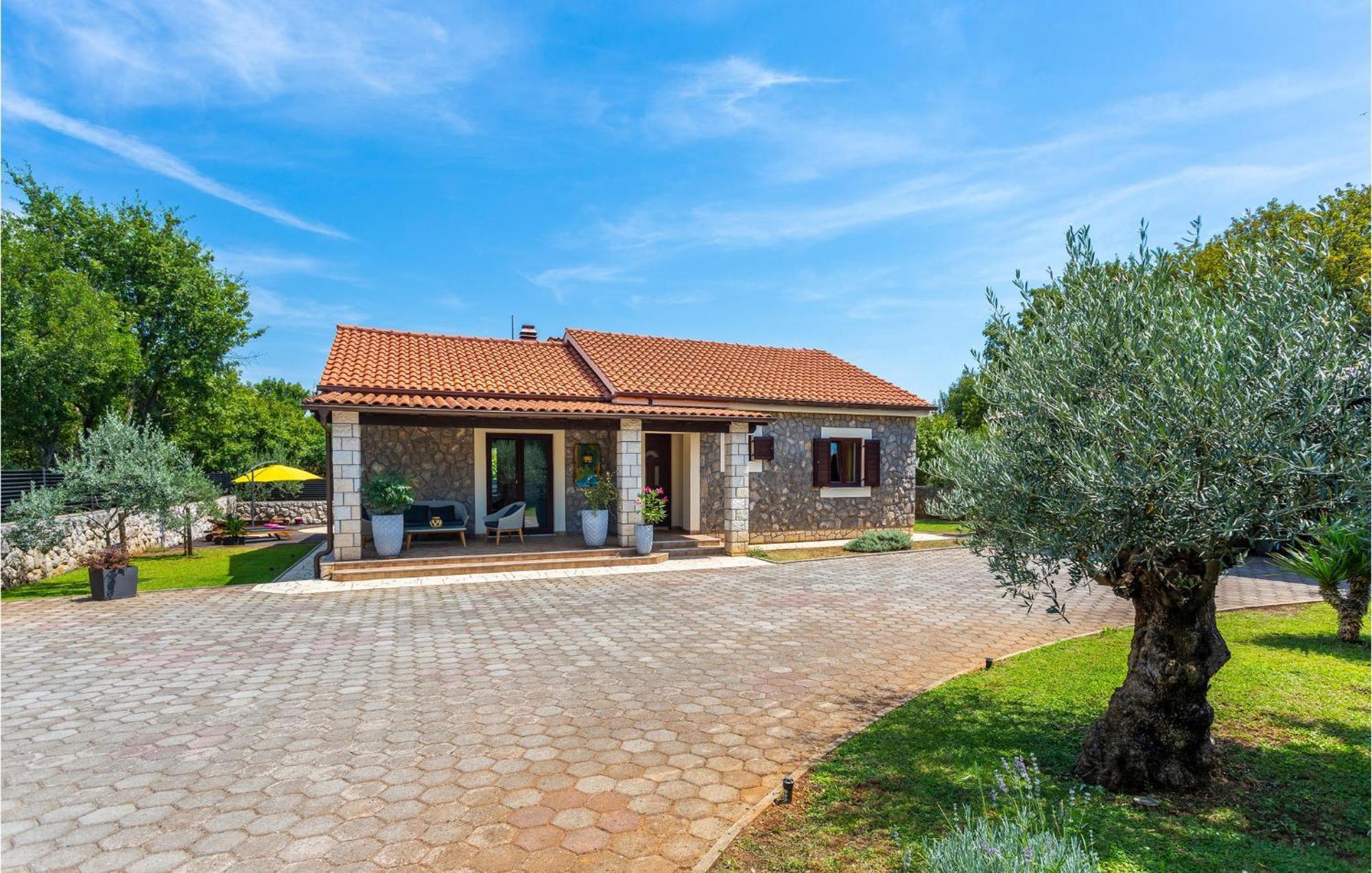 Nice Home In Lakmartin With Outdoor Swimming Pool מראה חיצוני תמונה