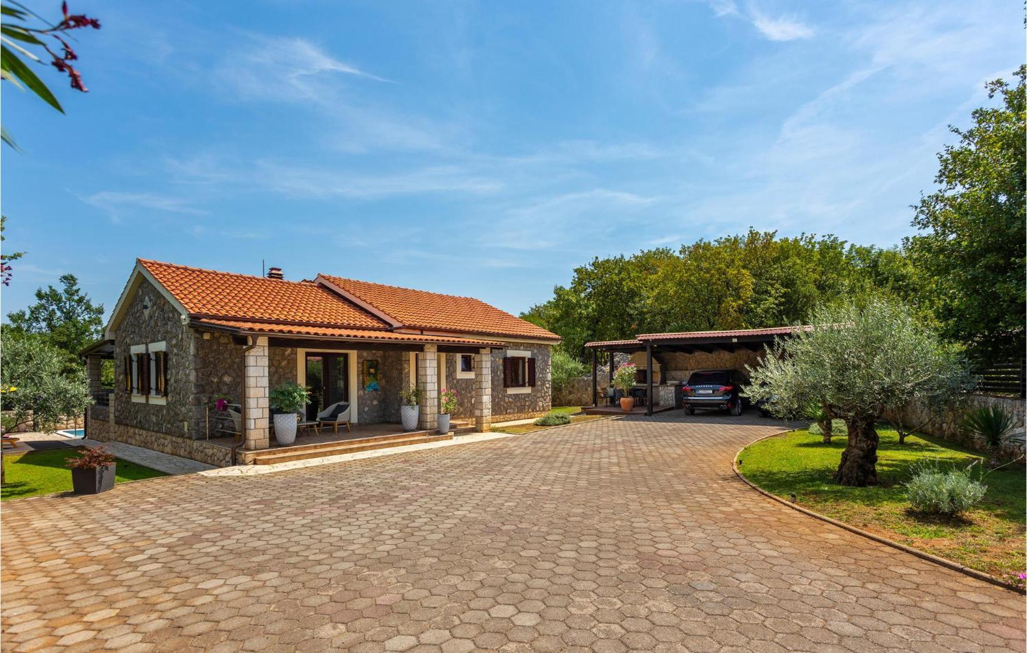 Nice Home In Lakmartin With Outdoor Swimming Pool מראה חיצוני תמונה