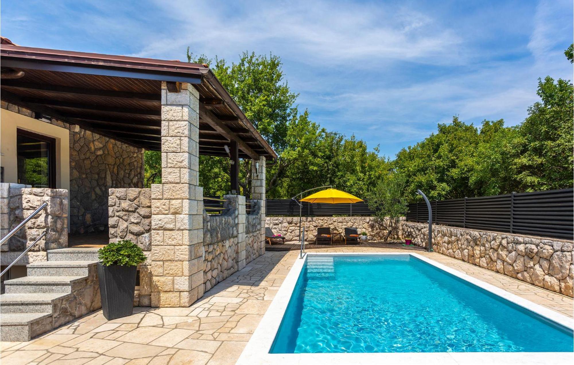 Nice Home In Lakmartin With Outdoor Swimming Pool מראה חיצוני תמונה